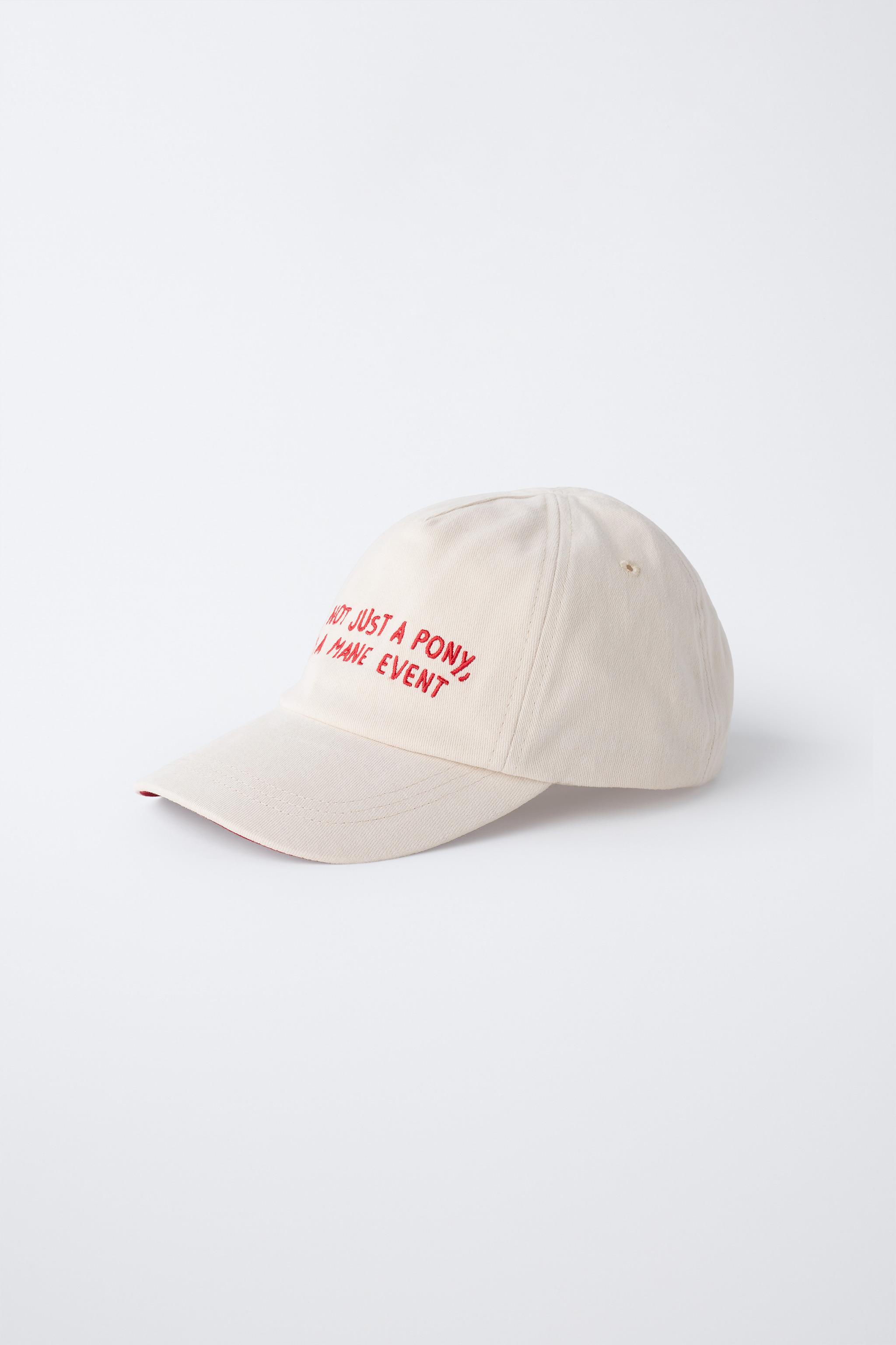 CASQUETTE À INSCRIPTION BRODÉE
